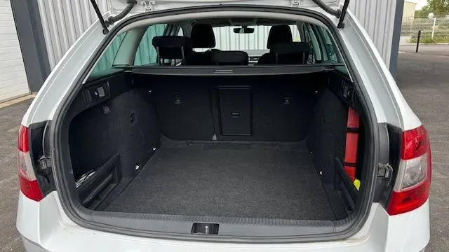 SKODA OCTAVIA BREAK 150 CH BVA coffre