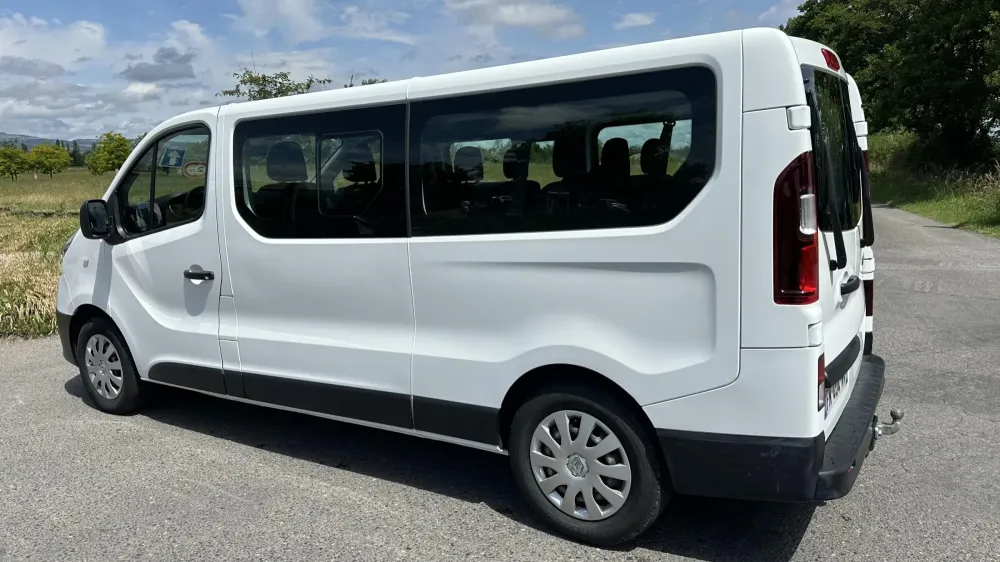 Mini-Bus 9 Places RENAULT TRAFIC 3 rallongé arriere