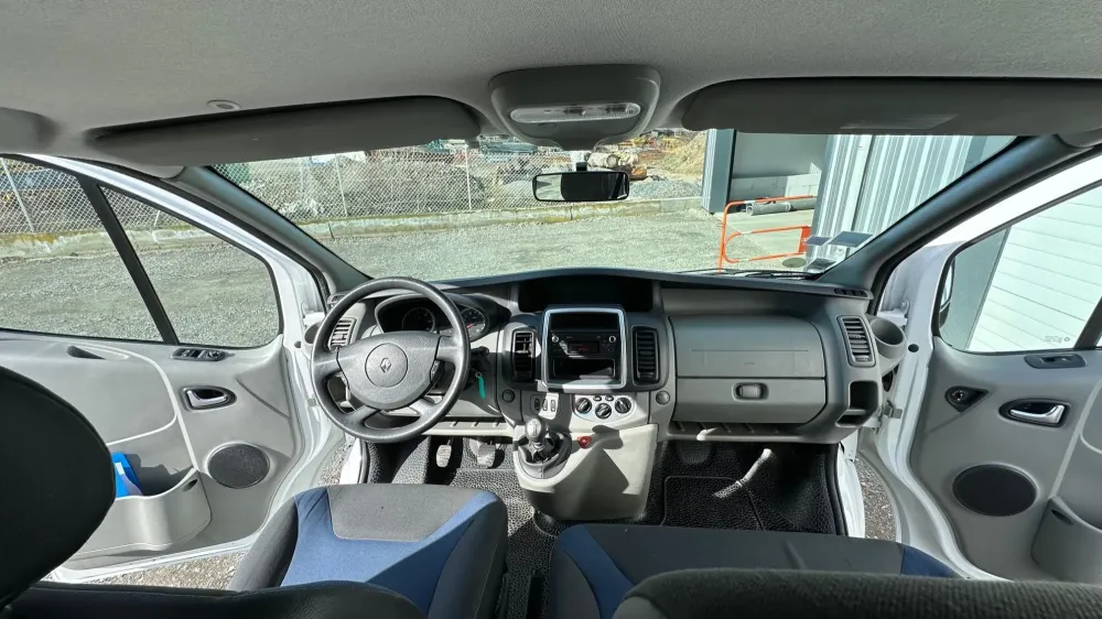 Mini Bus 9 Places Renault Trafic Court interieur