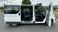 Mini Bus 9 Places Renault Trafic Court coté interieur
